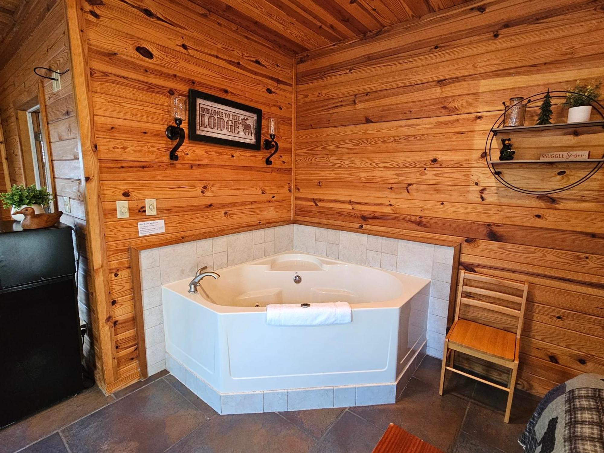 5 Min To Beaver Lake-King Bed-Fire Pit-Jetted Tub #2 ยูเรกาสปริงส์ ภายนอก รูปภาพ